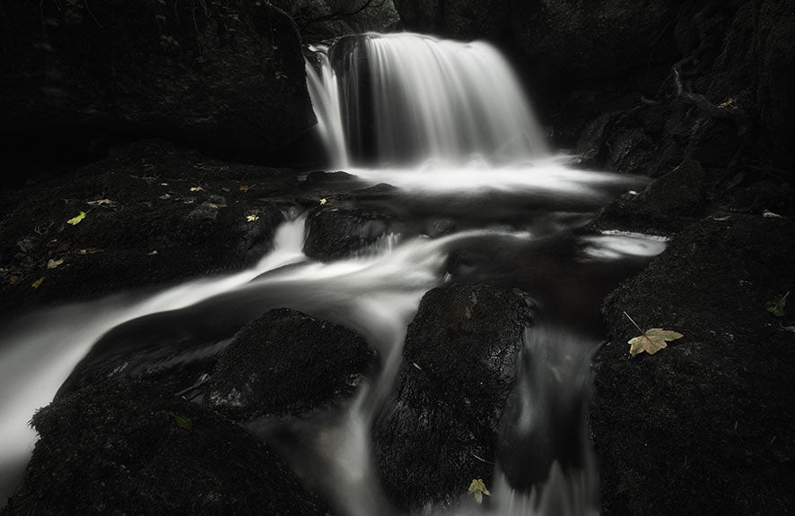Fototapete-VLIES-WASSERFALL-(8222S)-Wand-Tapete-Nach-Maß- XXL