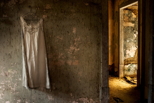 Photo Art Wall Mural-WHITE DRESS-(6553)-NON WOVEN-Wallpaper-Vintage Design XXL